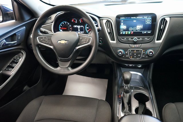 Used 2022 Chevrolet Malibu LT image 9