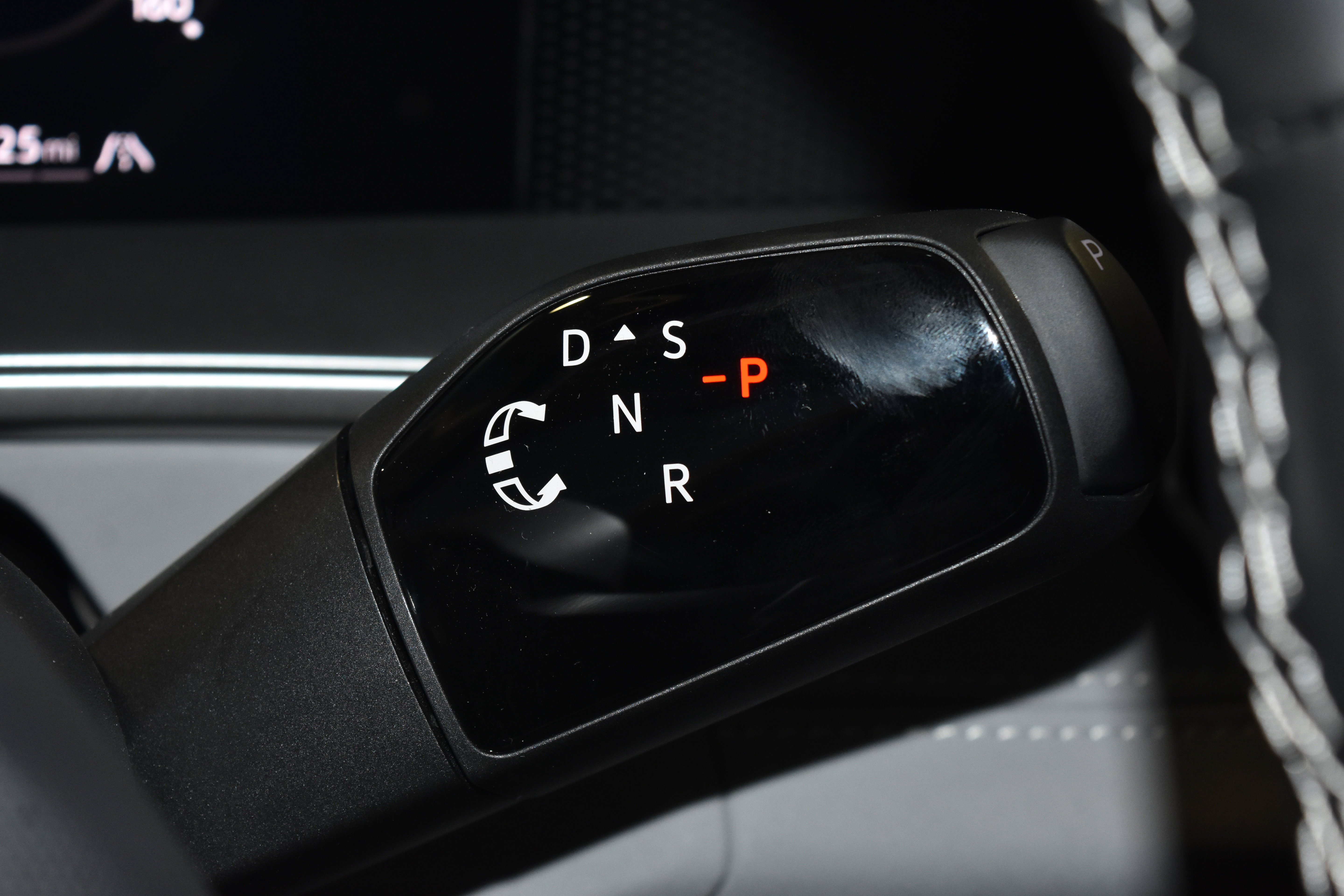New 2026 Volkswagen Tiguan SE AWD/4WD image 14