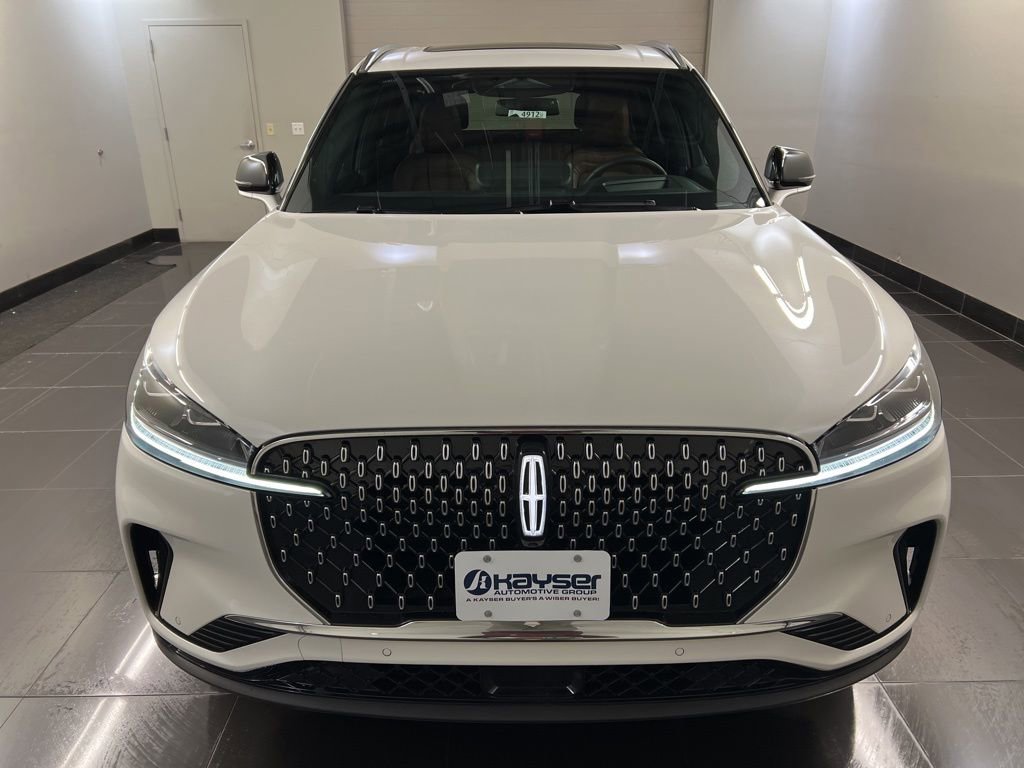 Used 2026 Lincoln Aviator Reserve w/ Illumination Package image 2