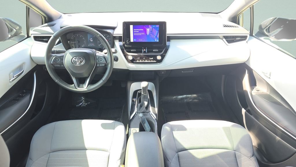 Used 2025 Toyota Corolla SE image 14