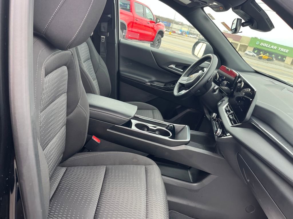 Used 2025 Chevrolet Equinox LT image 29