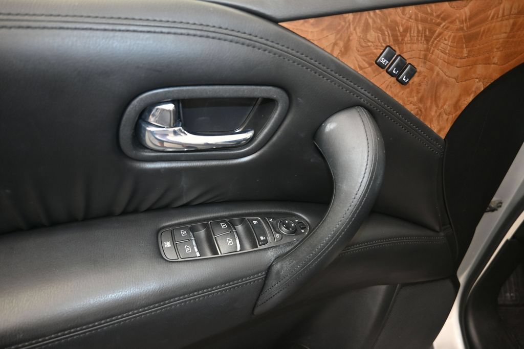 Used 2021 Nissan Armada SL w/ Captain's Chairs Package AWD/4WD image 11