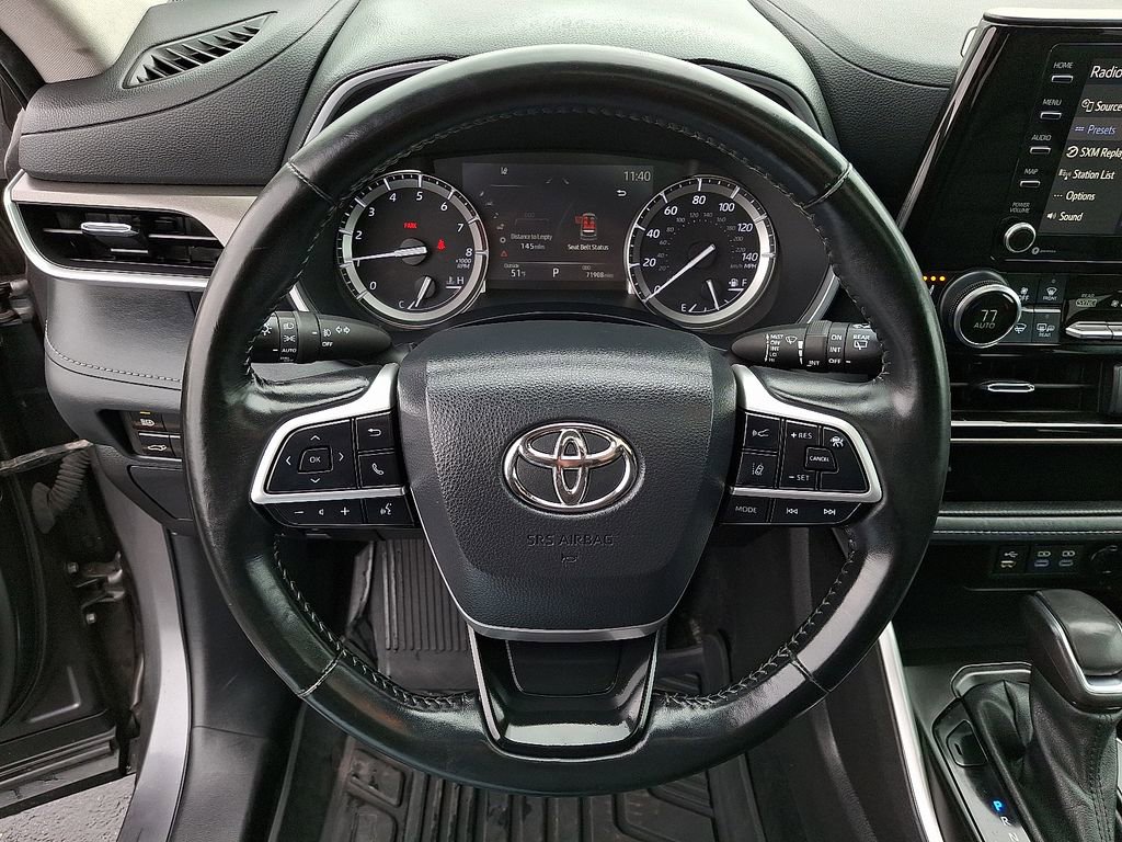 Used 2022 Toyota Highlander XLE FWD image 15