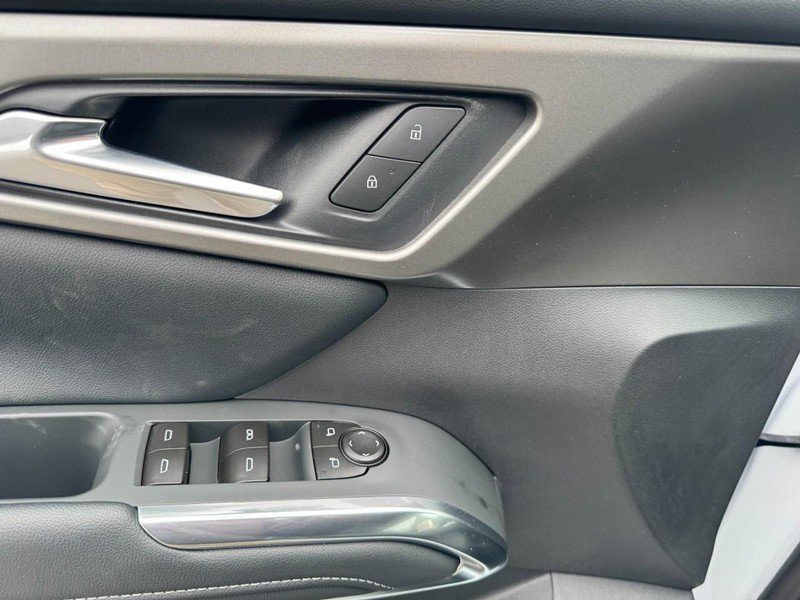 New 2026 Chevrolet Traverse LT image 11