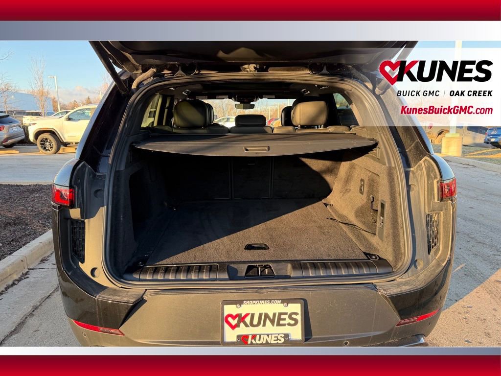 Used 2025 Land Rover Range Rover Sport SE image 5