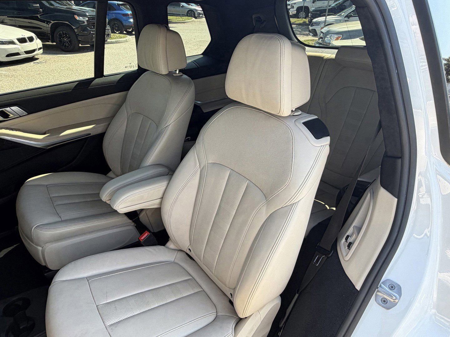 Used 2021 BMW X7 xDrive40i w/ Premium Package 2 AWD/4WD image 19