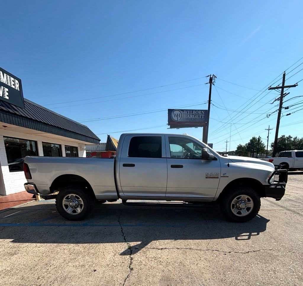 Used 2018 RAM 2500 Tradesman w/ Chrome Appearance Group AWD/4WD image 4