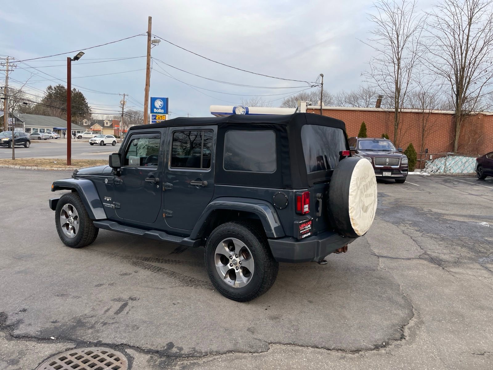 Used 2017 Jeep Wrangler Unlimited Sahara w/ Connectivity Group image 3