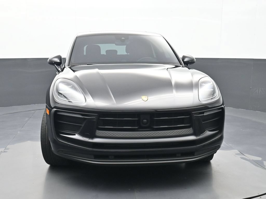 Certified 2023 Porsche Macan AWD/4WD image 25