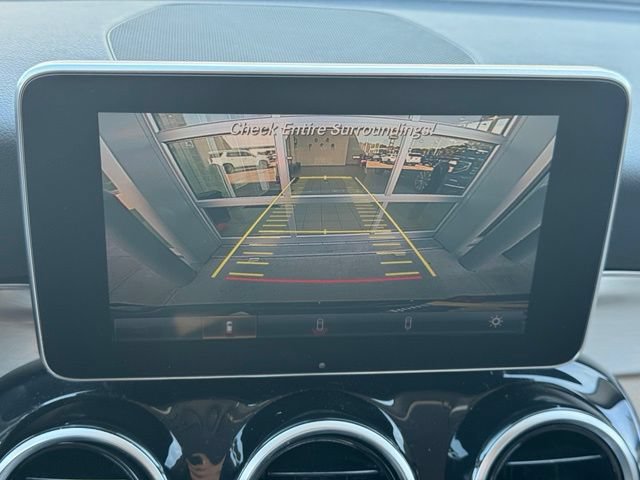 Used 2017 Mercedes-Benz GLC 300 4MATIC image 4