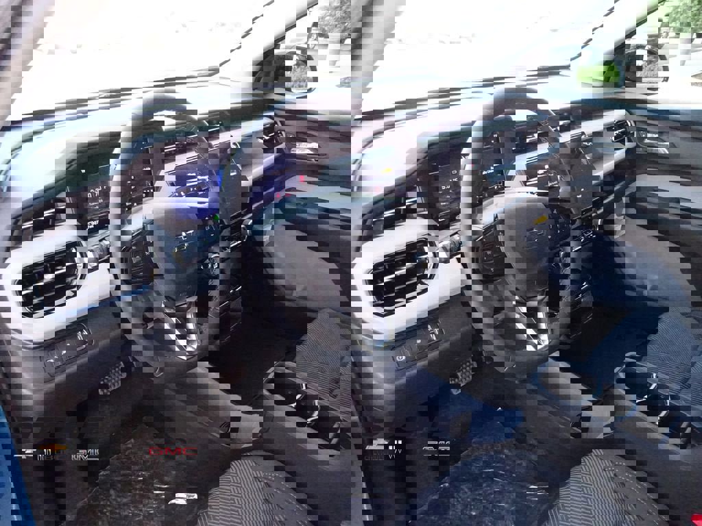 New 2027 Chevrolet Bolt LT w/ Comfort Package image 12