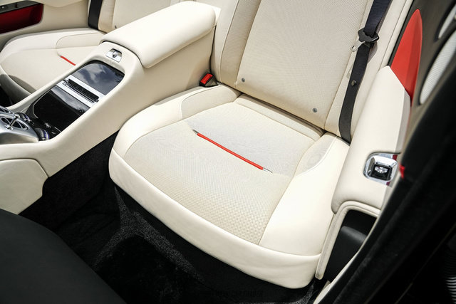 Used 2019 Rolls-Royce Dawn RWD image 38