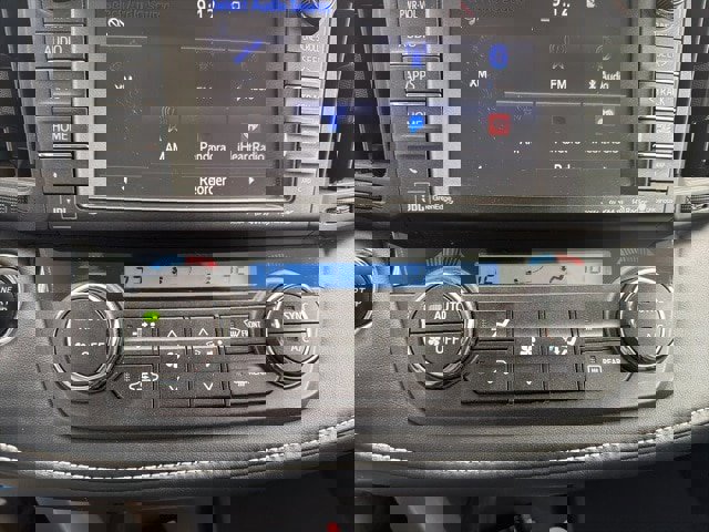 Used 2018 Toyota RAV4 Platinum image 17