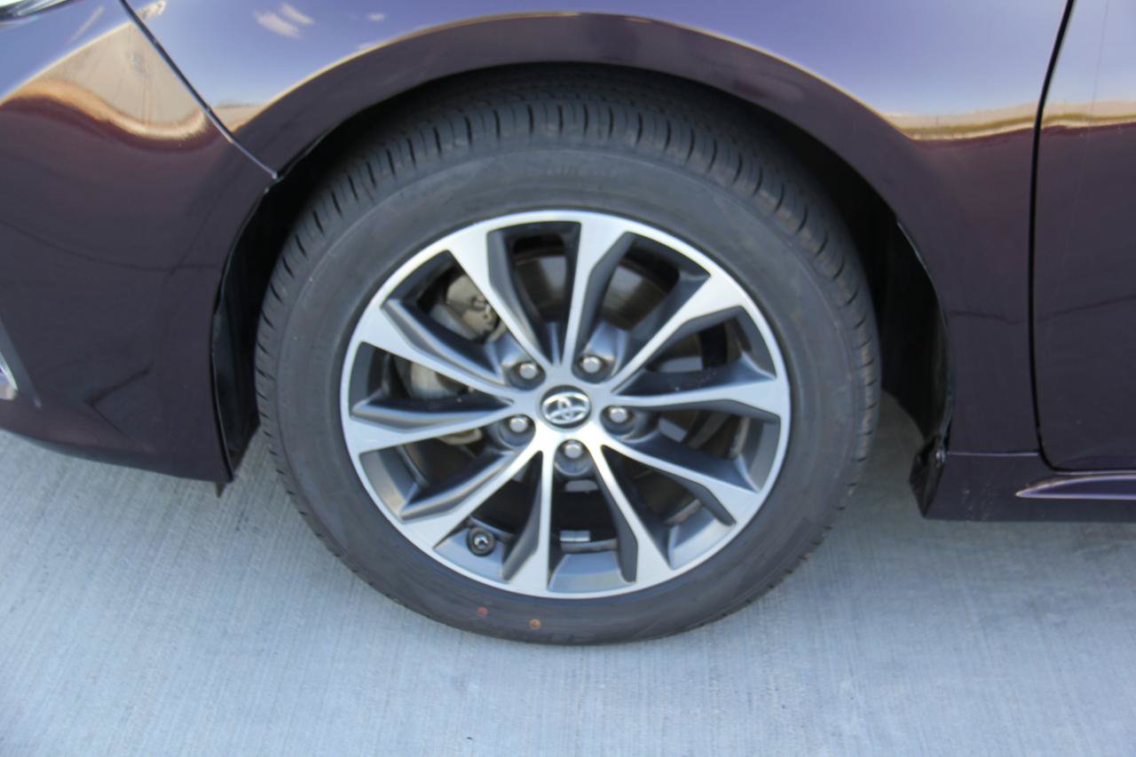 Used 2016 Toyota Avalon XLE Premium FWD image 34