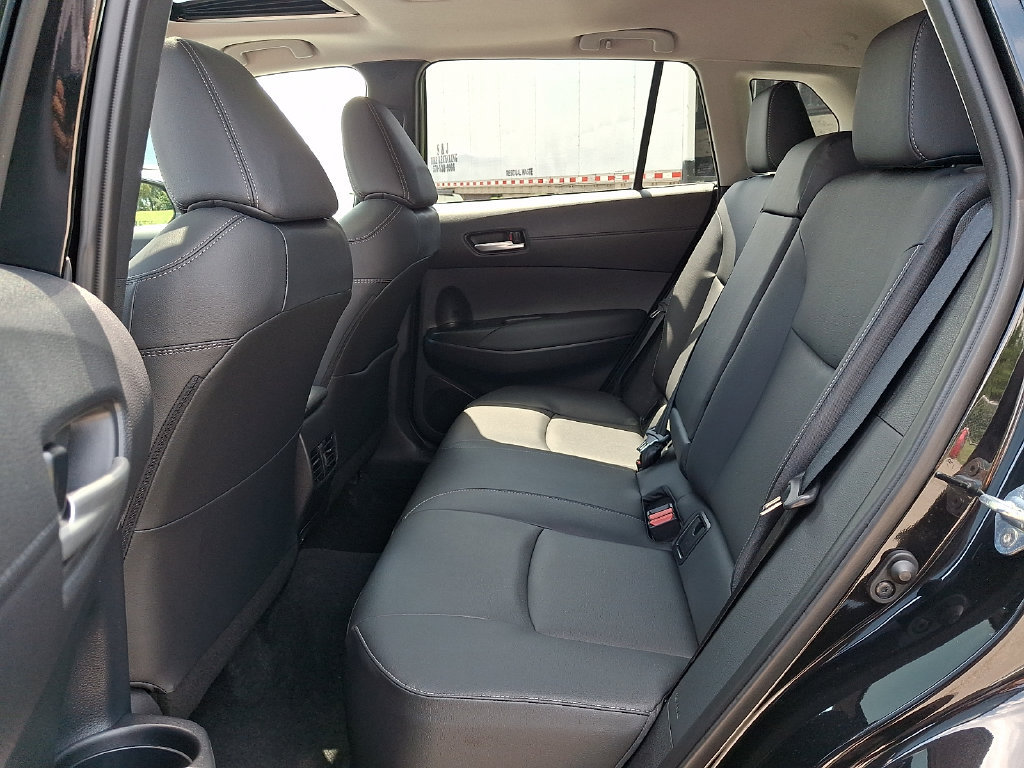 Used 2025 Toyota Corolla Cross XLE w/ Convenience Package AWD/4WD image 10