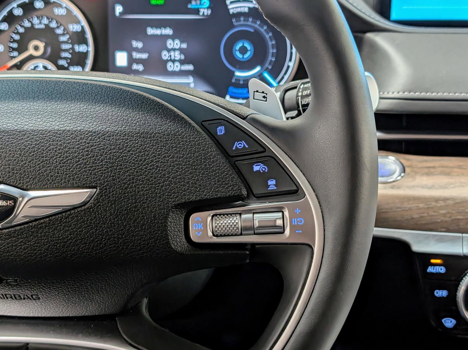 Used 2024 Genesis G80 image 33
