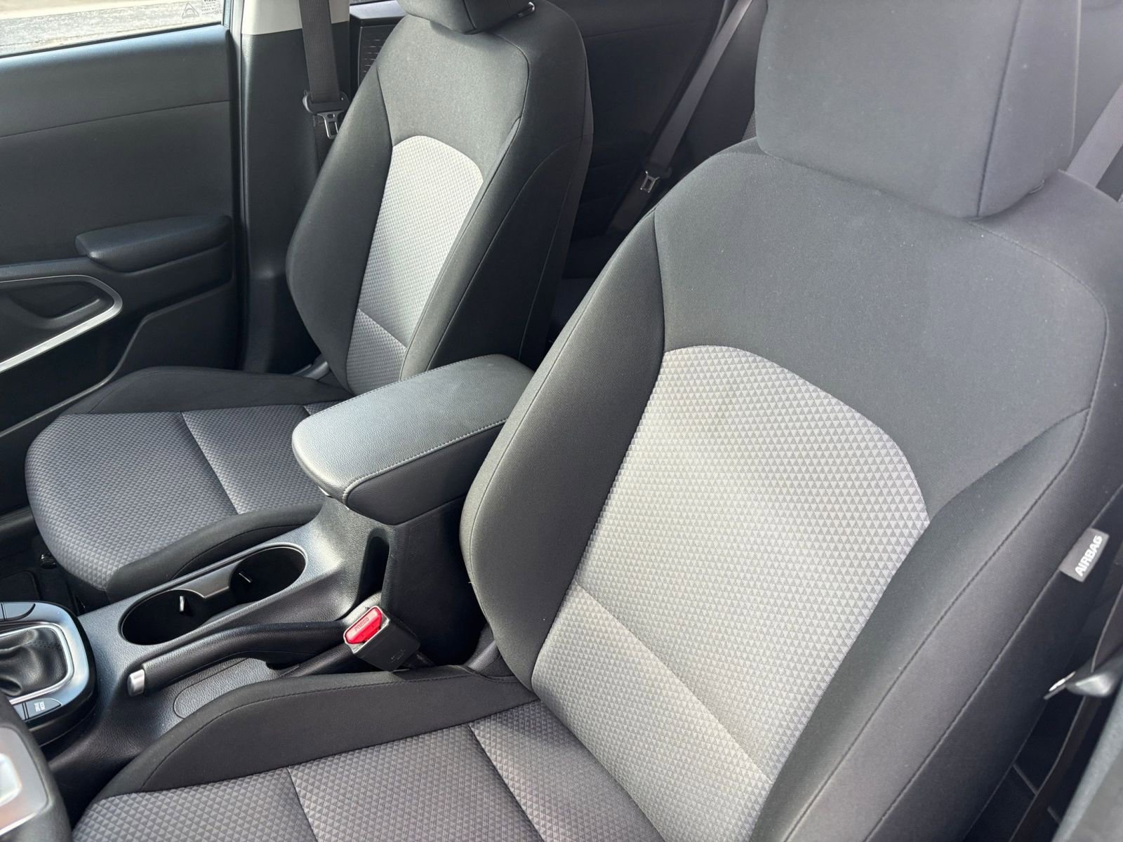 Used 2025 Kia Soul LX w/ LX Technology Package FWD image 34