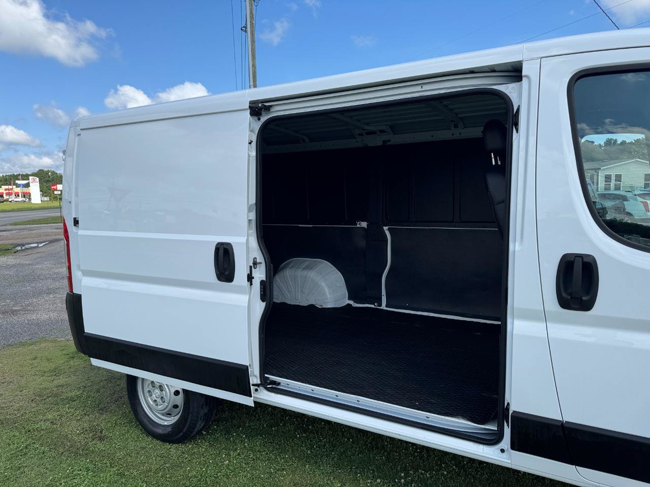 Used 2021 RAM ProMaster 2500 FWD image 11