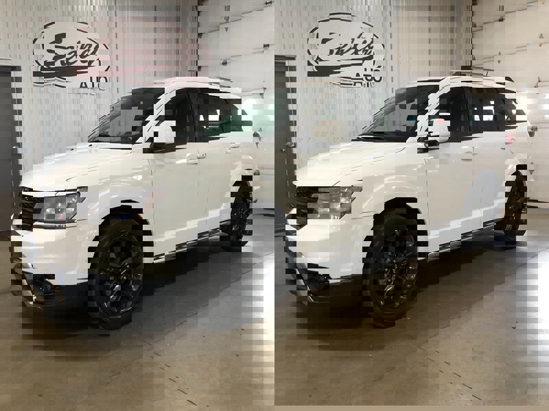 Used 2020 Dodge Journey Crossroad image 1