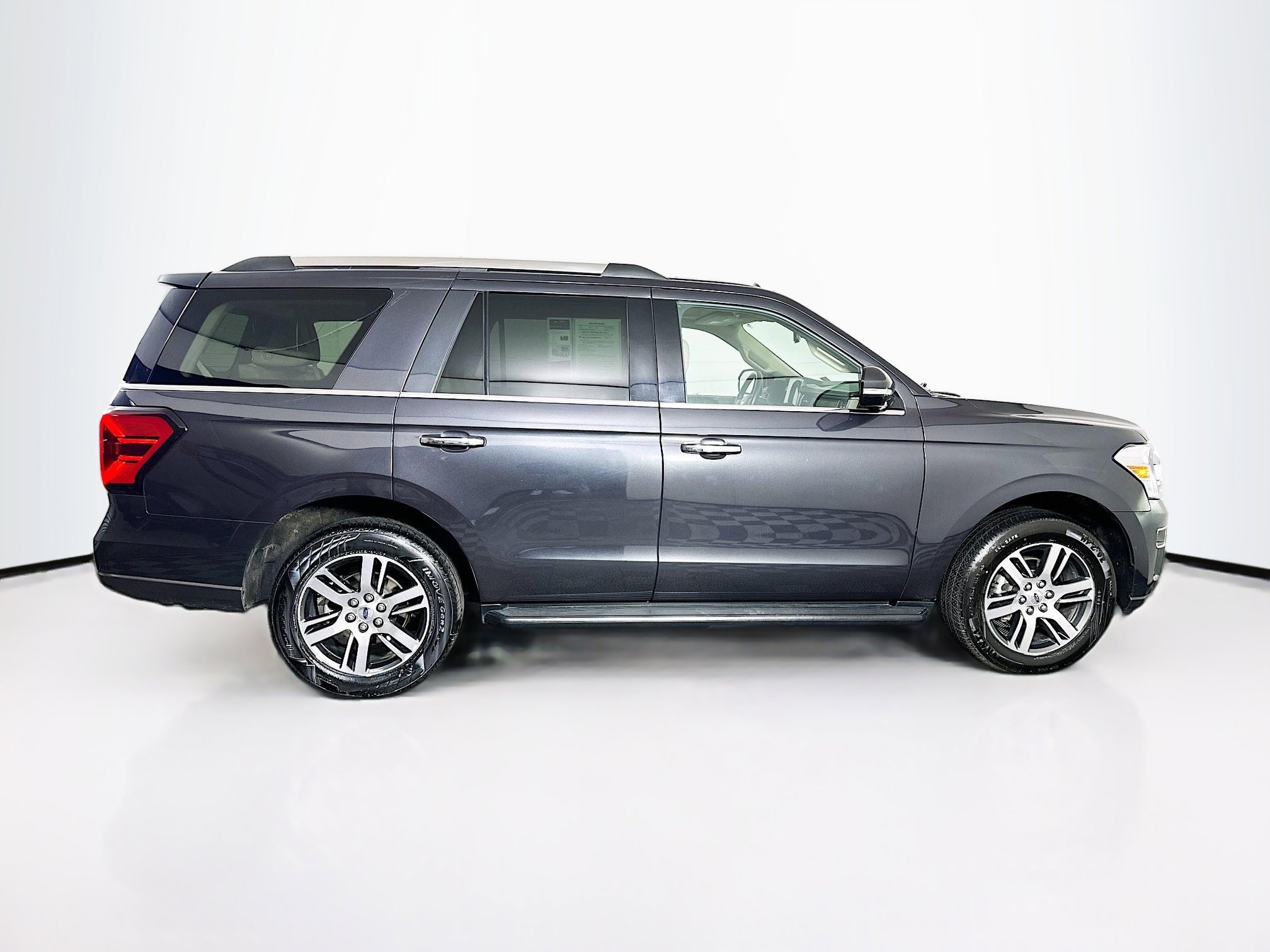 Used 2024 Ford Expedition Limited image 10