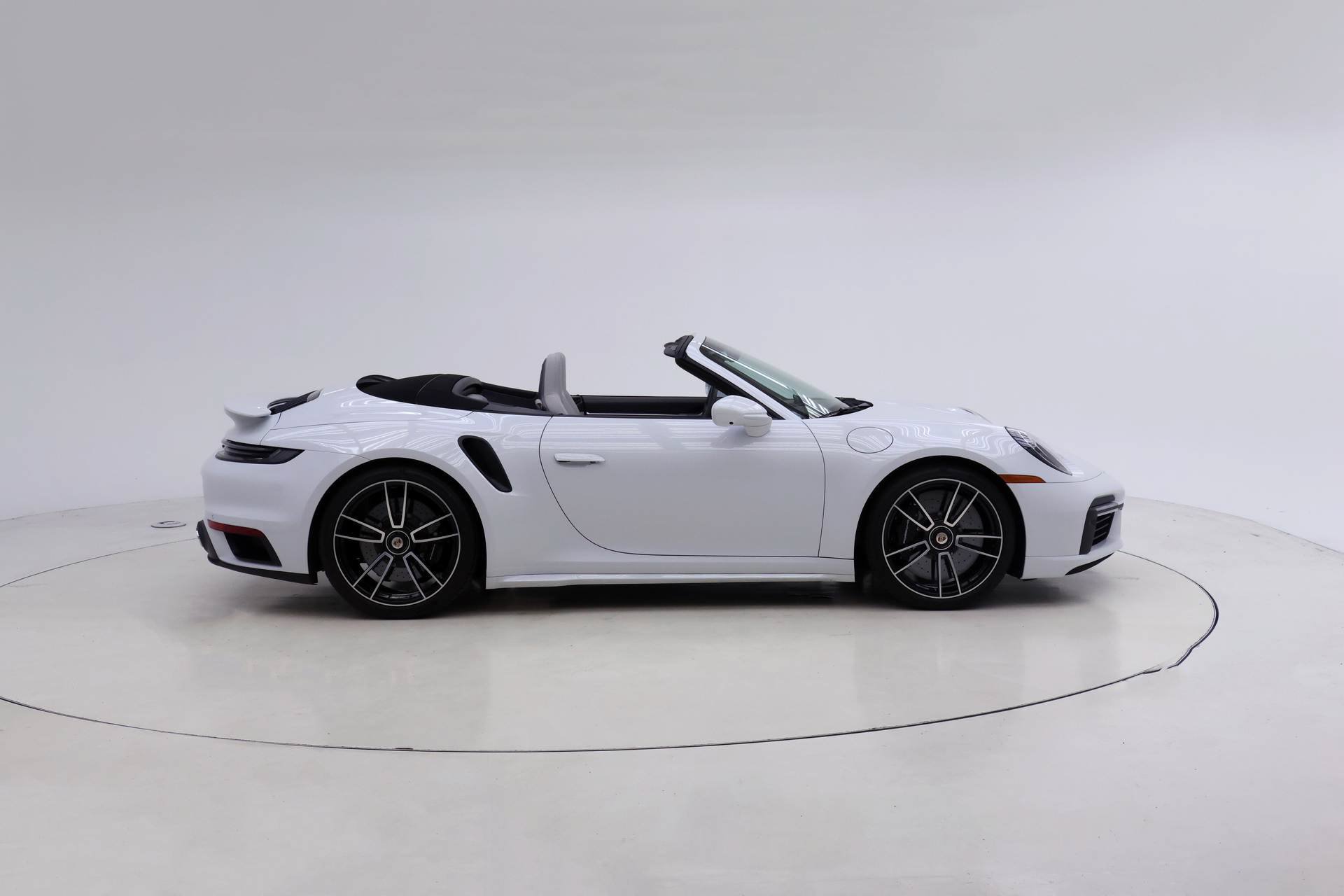 Certified 2022 Porsche 911 Turbo S AWD/4WD image 9
