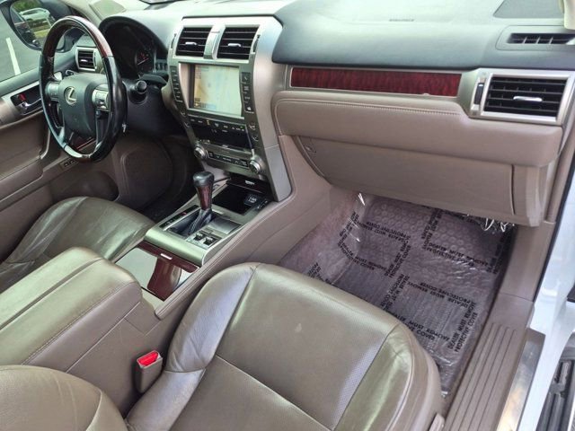 Used 2018 Lexus GX 460 Premium w/ Premium Package AWD/4WD image 20