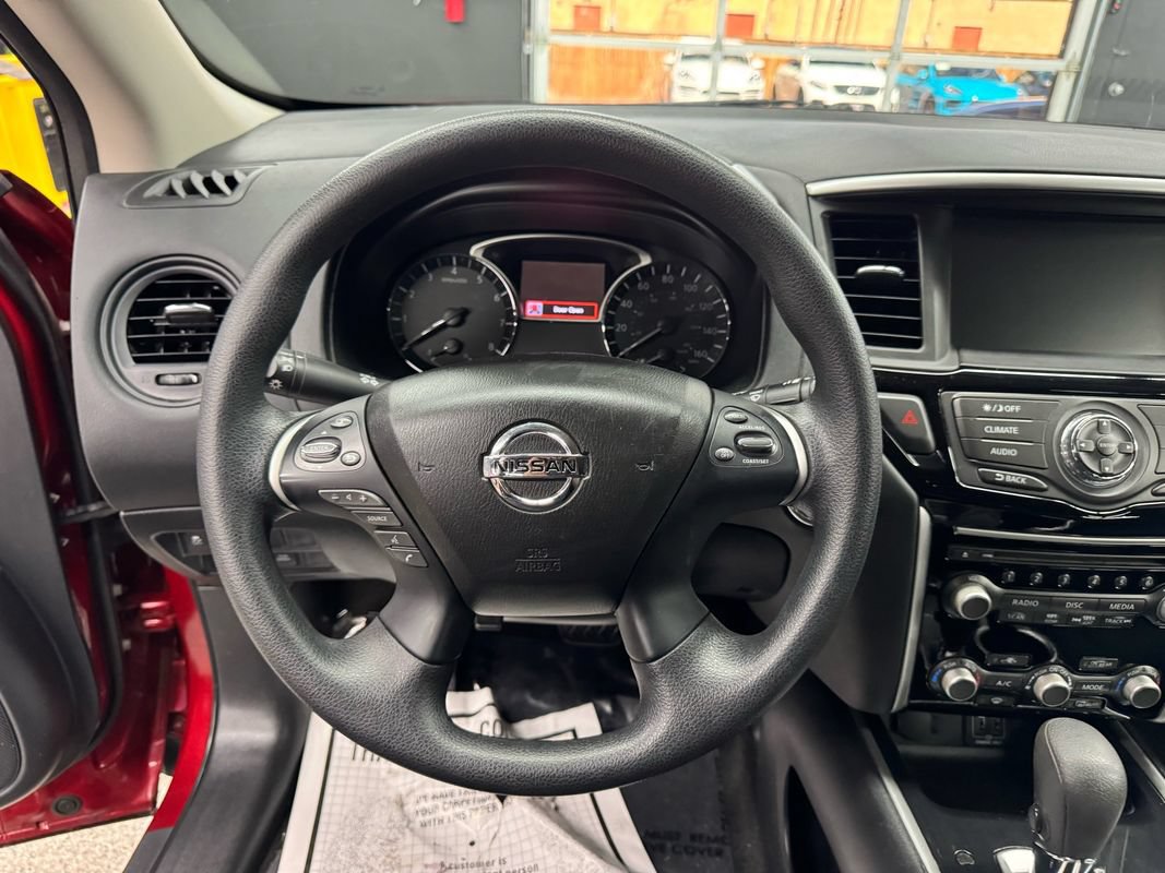 Used 2018 Nissan Pathfinder S AWD/4WD image 25