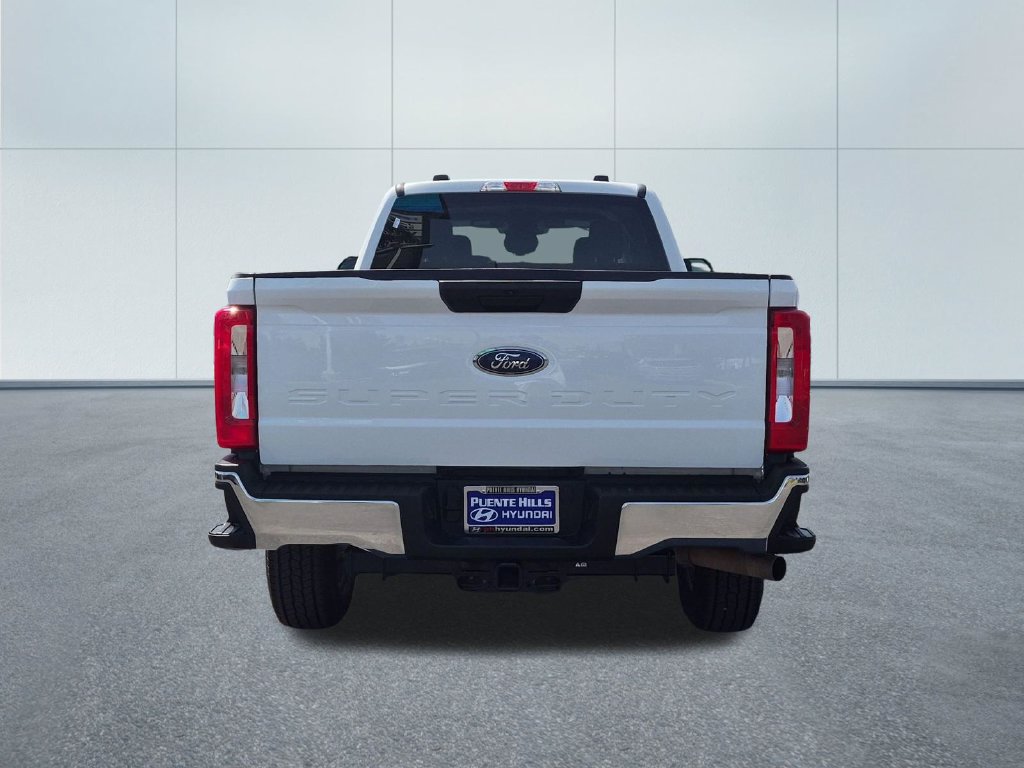 Used 2023 Ford F250 XLT w/ FX4 Off-Road Package AWD/4WD image 5
