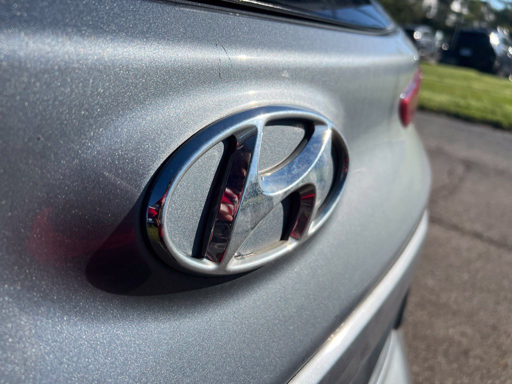 Used 2019 Hyundai Kona SEL w/ SEL Tech Package 02 FWD image 13