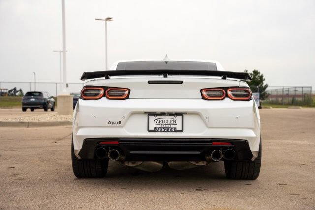 Used 2019 Chevrolet Camaro ZL1 RWD image 4