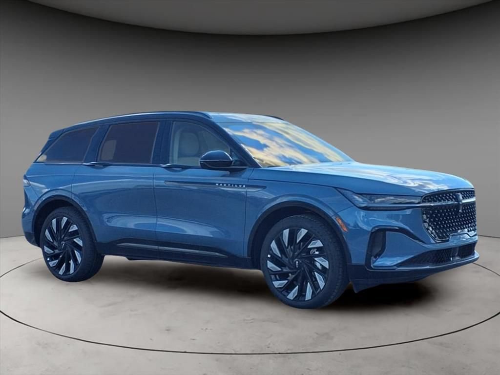 New 2025 Lincoln Nautilus Reserve w/ Jet Appearance Package AWD/4WD image 10