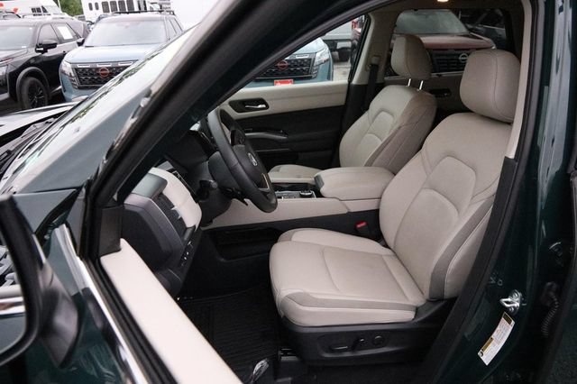 Certified 2025 Nissan Pathfinder SL AWD/4WD image 9