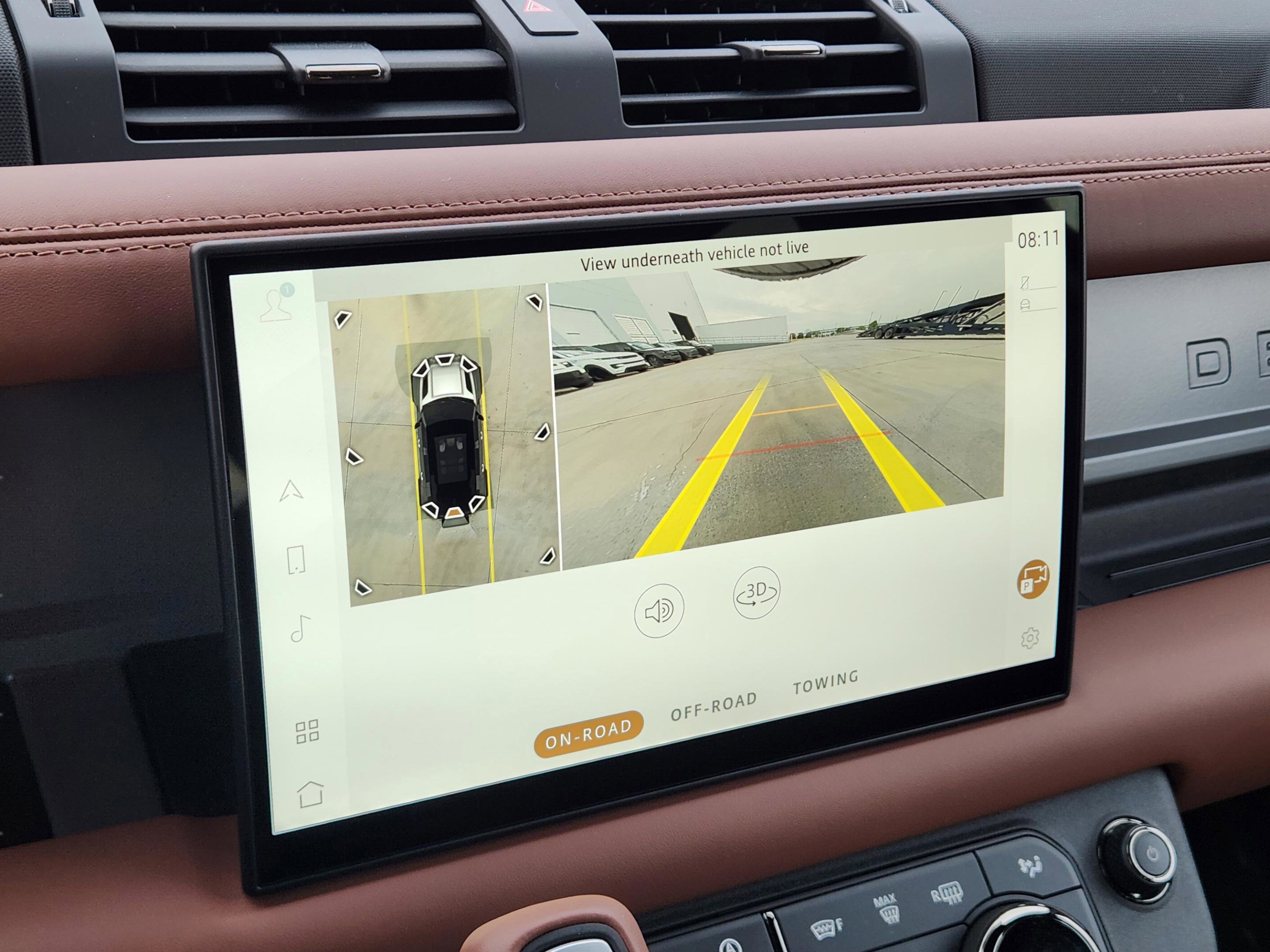 Used 2025 Land Rover Defender 110 image 15