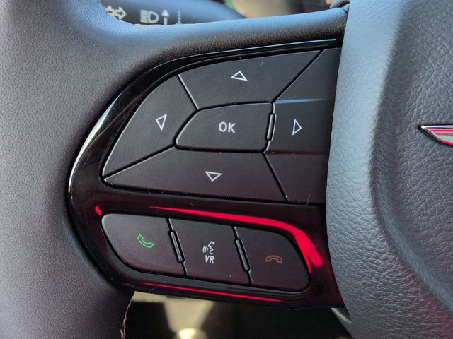 Used 2023 Chrysler Pacifica Limited w/ Uconnect Theater Family Group image 32