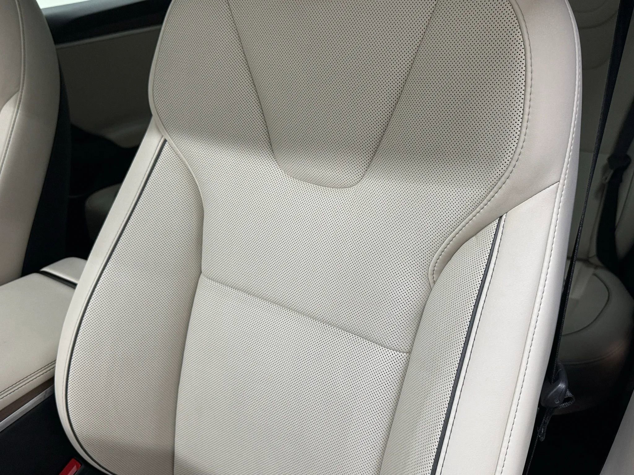 Used 2021 Tesla Model S Plaid image 34