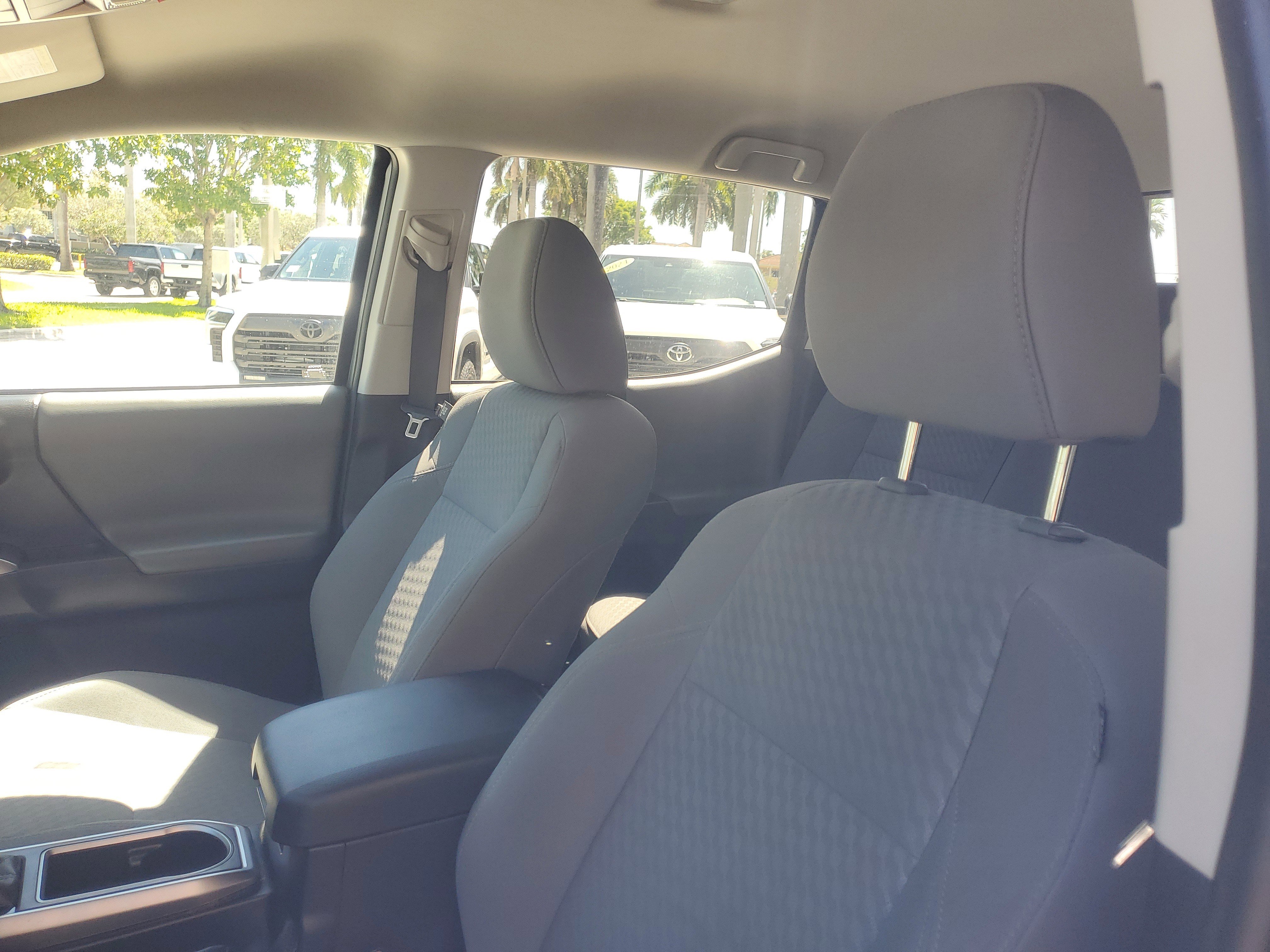 Used 2022 Toyota Tacoma SR5 w/ Technology Package RWD image 16