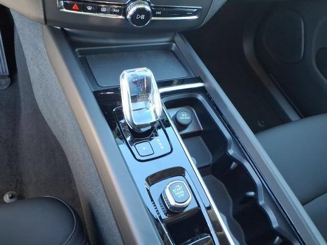 New 2026 Volvo XC60 B5 Plus w/ Protection Package Premier AWD/4WD image 22