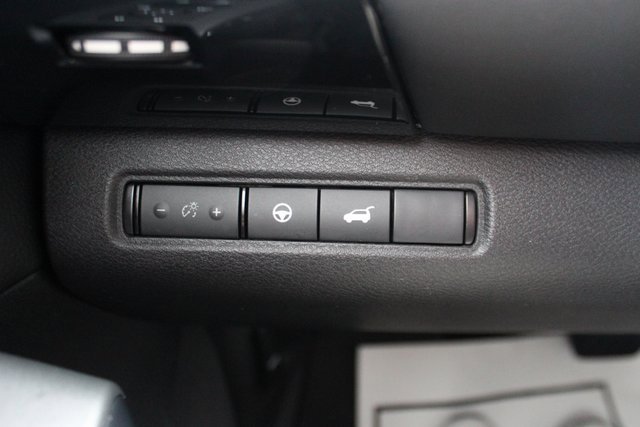 Used 2023 Nissan Pathfinder SV w/ SV Premium Package image 16