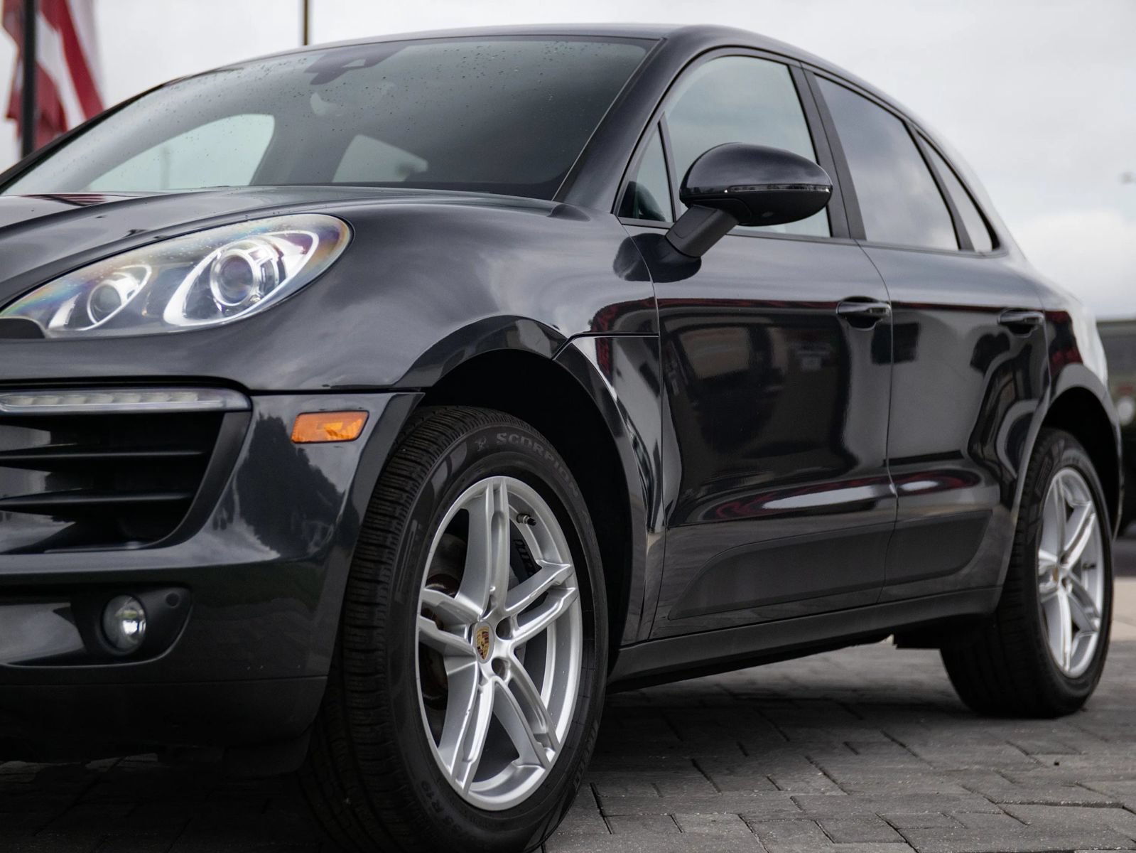 Used 2018 Porsche Macan Sport Edition AWD/4WD image 7
