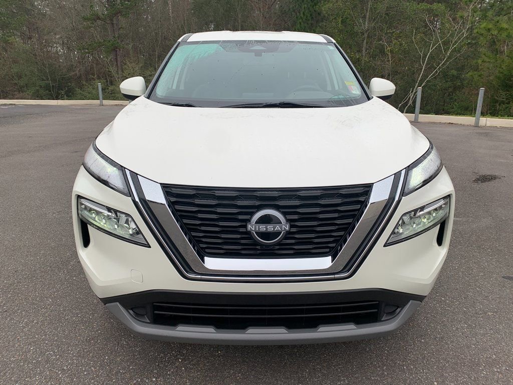 Used 2023 Nissan Rogue SV image 3