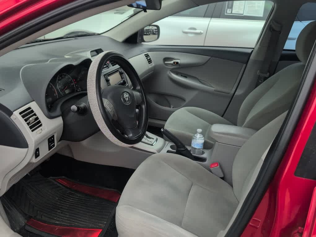 Used 2013 Toyota Corolla LE w/ Protection Pkg FWD image 9