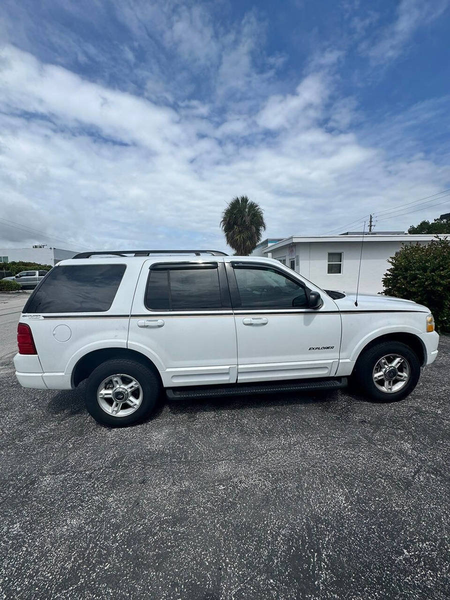 Used 2002 Ford Explorer XLT RWD image 7
