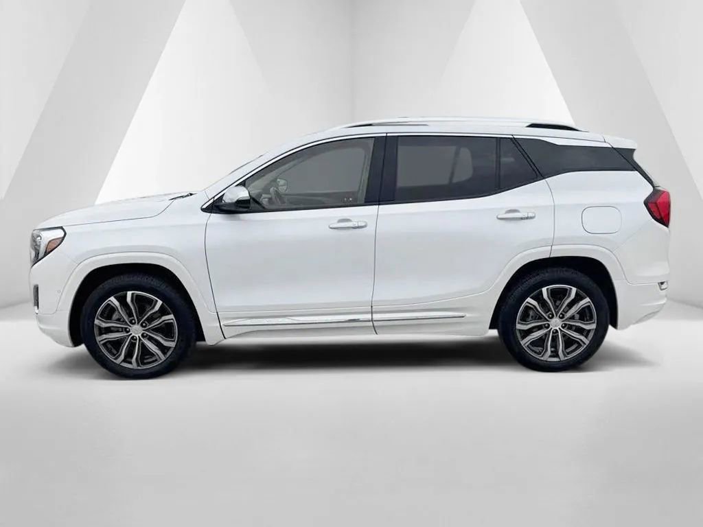 Used 2020 GMC Terrain Denali w/ Denali Premium Package AWD/4WD image 3