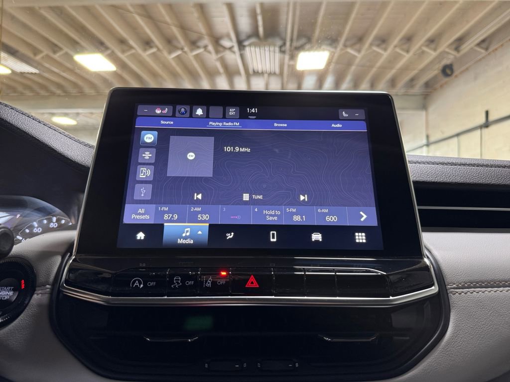 Used 2022 Jeep Compass Limited w/ Sun and Sound Group image 17