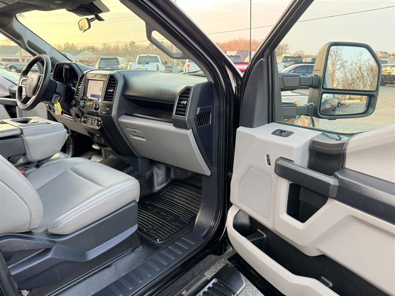 Used 2022 Ford F350 XL w/ Power Equipment Group image 10