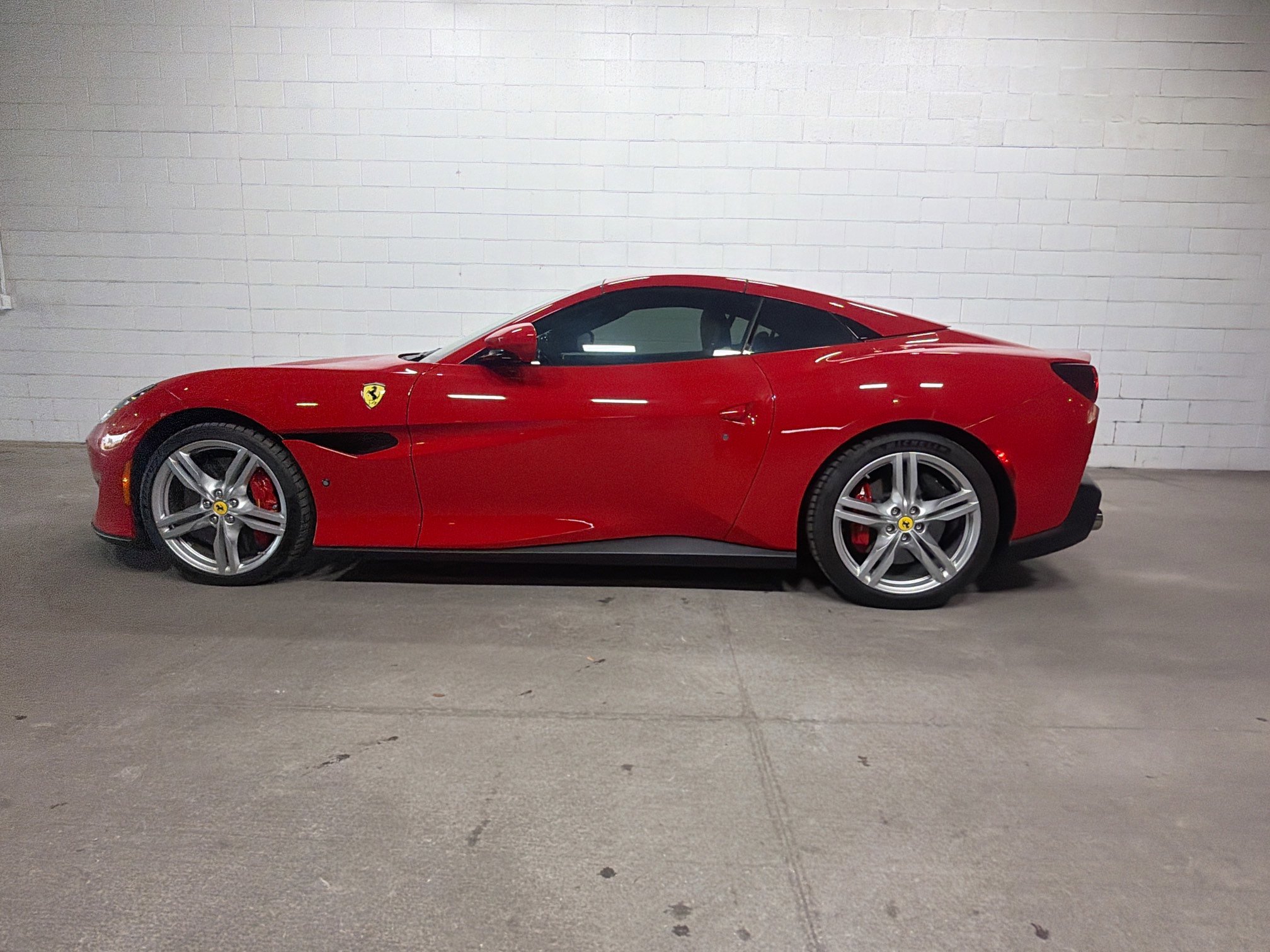 Used 2020 Ferrari Portofino RWD image 2