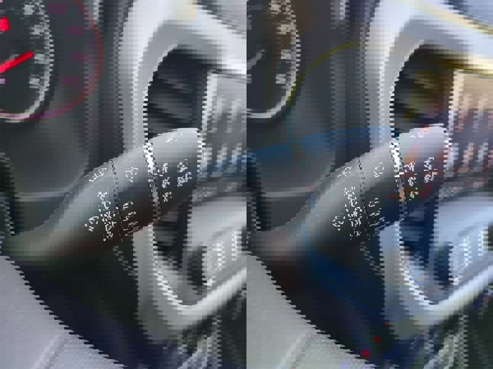 Used 2023 GMC Acadia SLE w/ Driver Convenience Package image 25