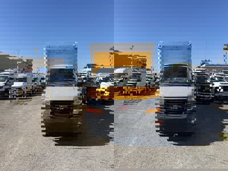 Used 2021 GMC Savana 3500 Extended w/ Power Convenience Package image 5