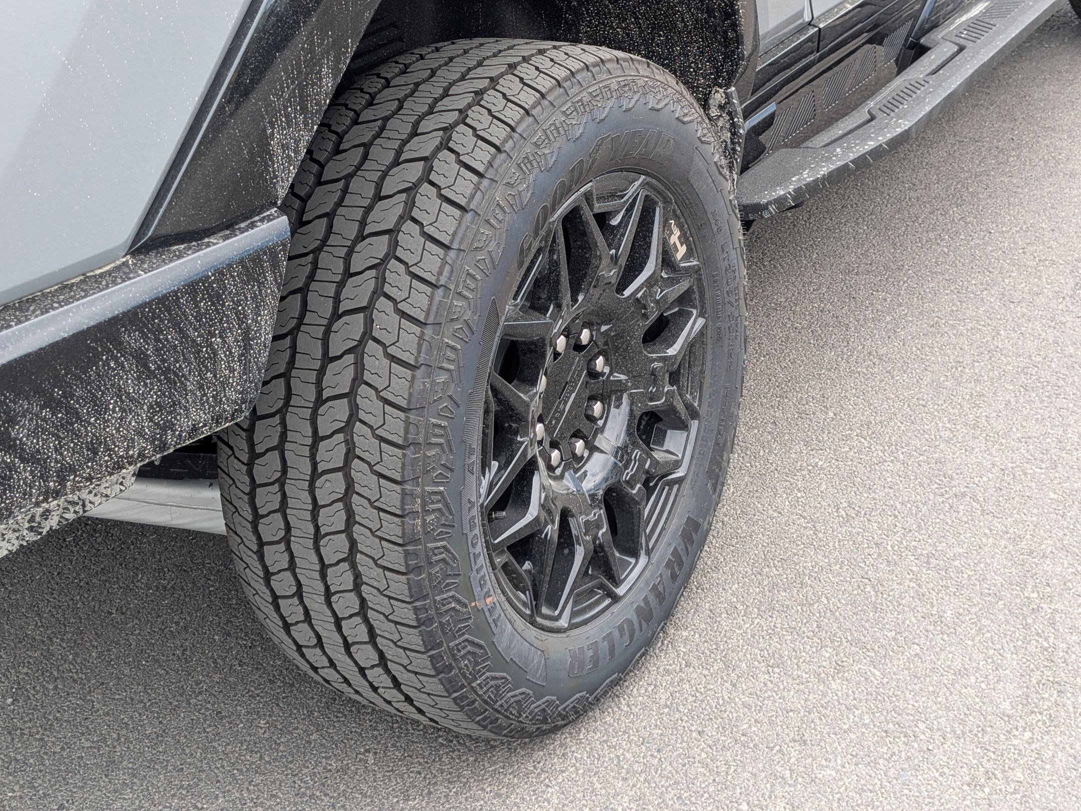 New 2025 GMC Hummer EV 2X image 16