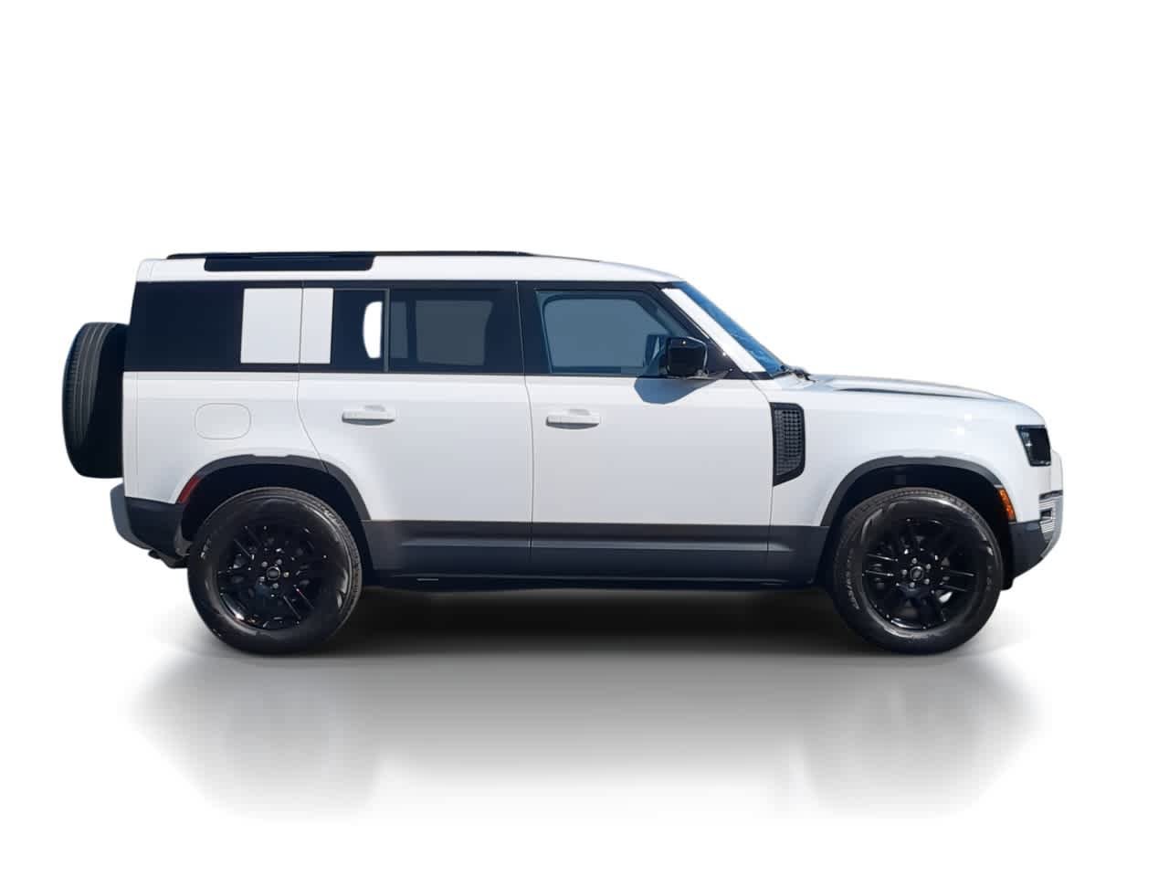 Used 2025 Land Rover Defender 110 S AWD/4WD image 9
